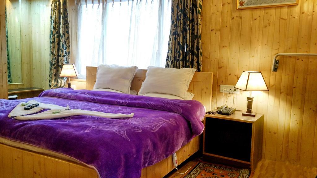 Ikraam Inn Bed & Breakfast Srinagar  Exterior photo